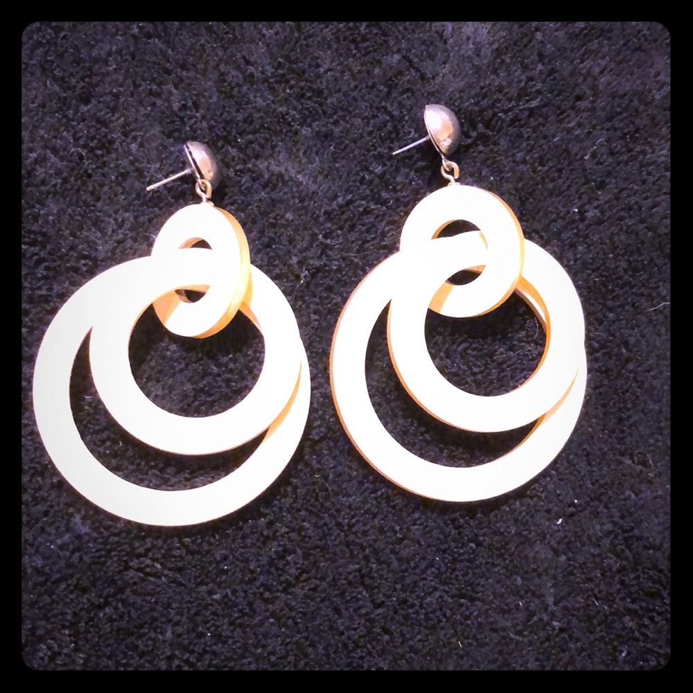 Off white dangle earrings